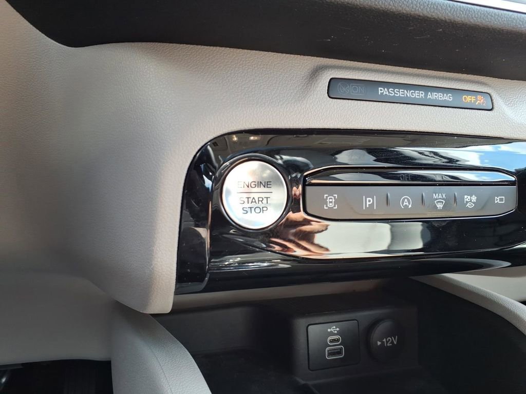 Certified 2024 Ford Escape Platinum image 25