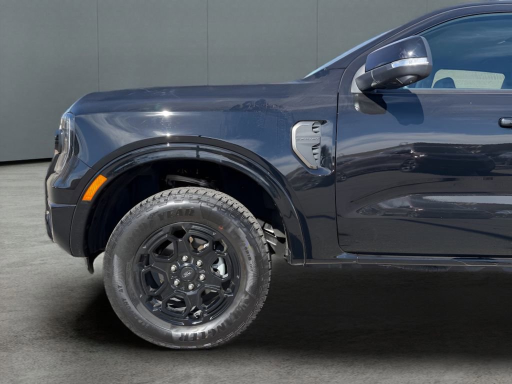 Used 2025 Ford Ranger Lariat w/ Black Appearance Package image 13