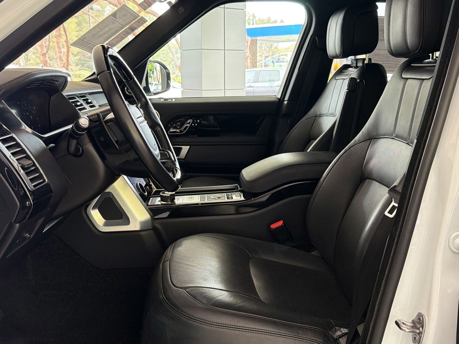 Used 2020 Land Rover Range Rover HSE AWD/4WD image 6