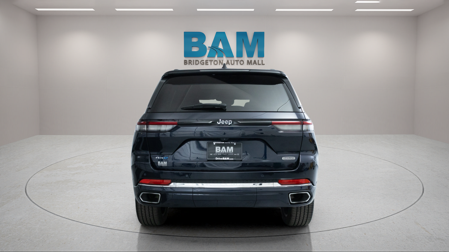 Used 2023 Jeep Grand Cherokee Overland AWD/4WD image 6
