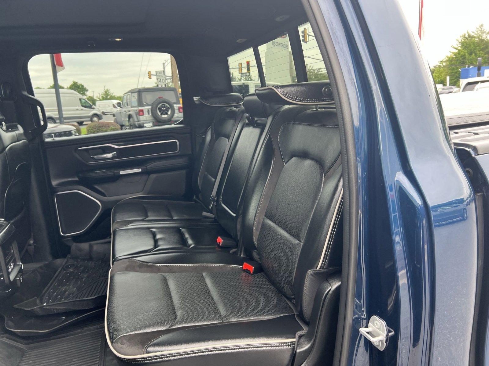 Used 2023 RAM 1500 Laramie AWD/4WD image 25