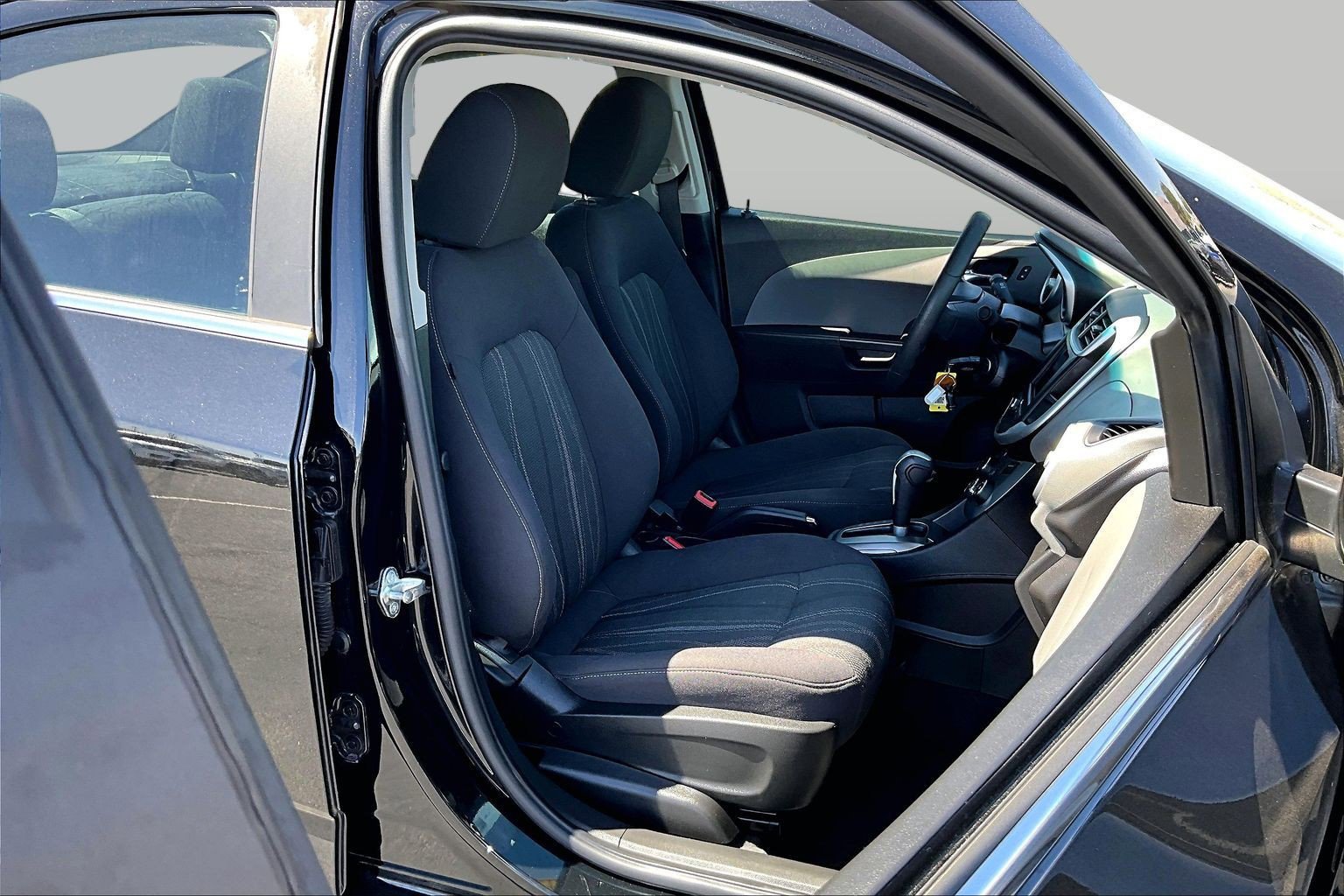 Used 2020 Chevrolet Sonic LT FWD image 7