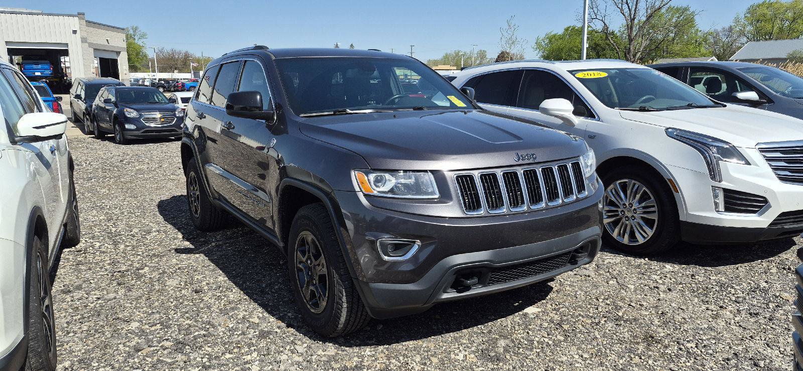 Used 2015 Jeep Grand Cherokee Laredo w/ Quick Order Package 23E AWD/4WD image 2