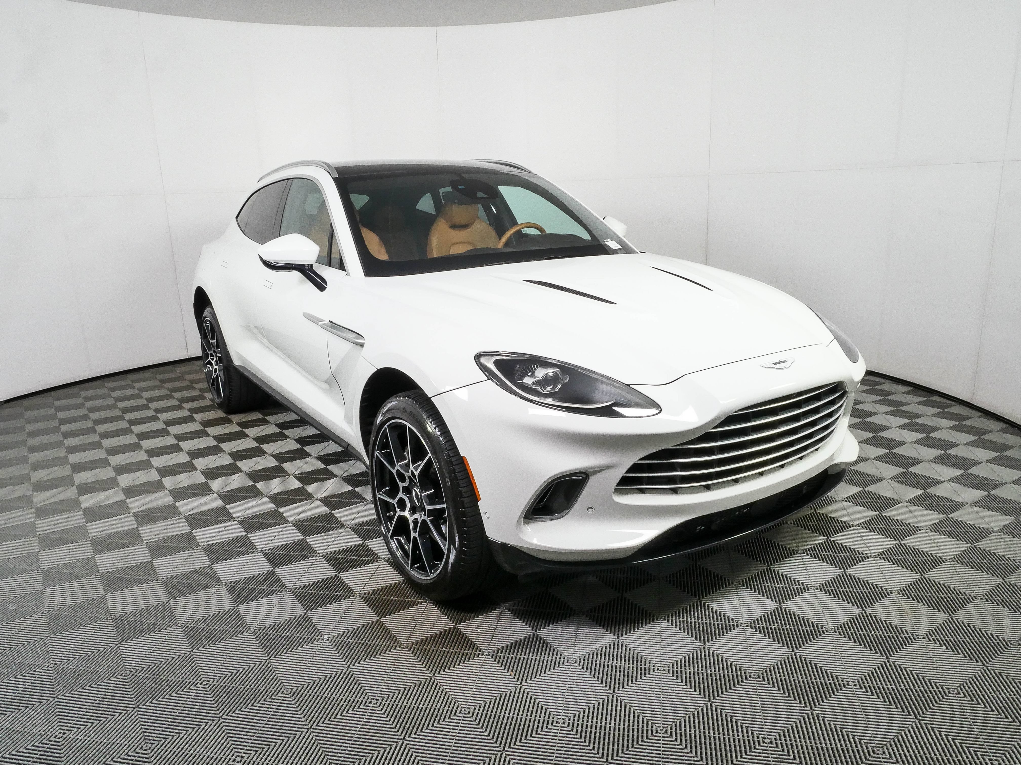 Used 2021 Aston Martin DBX AWD/4WD image 27