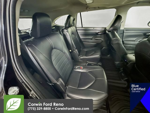 Used 2023 Toyota Highlander XLE AWD/4WD image 30