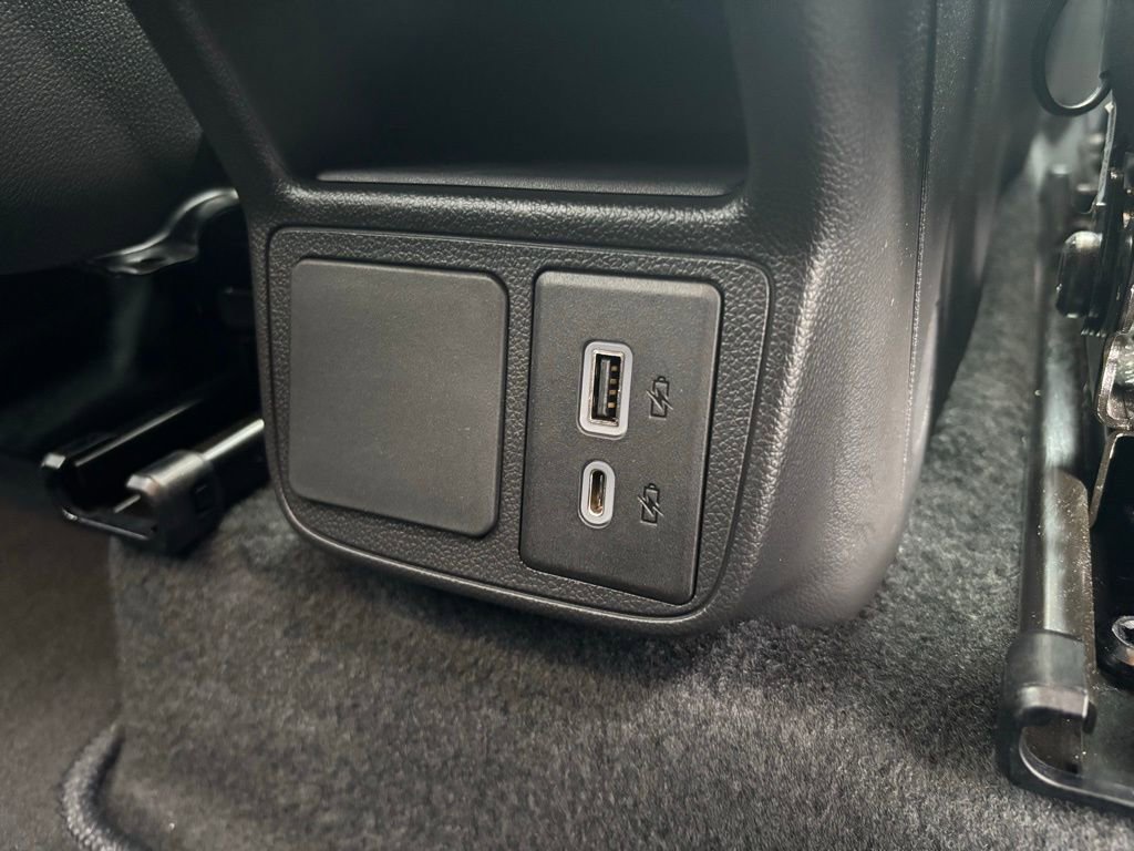 Used 2025 Buick Encore GX Sport Touring image 17