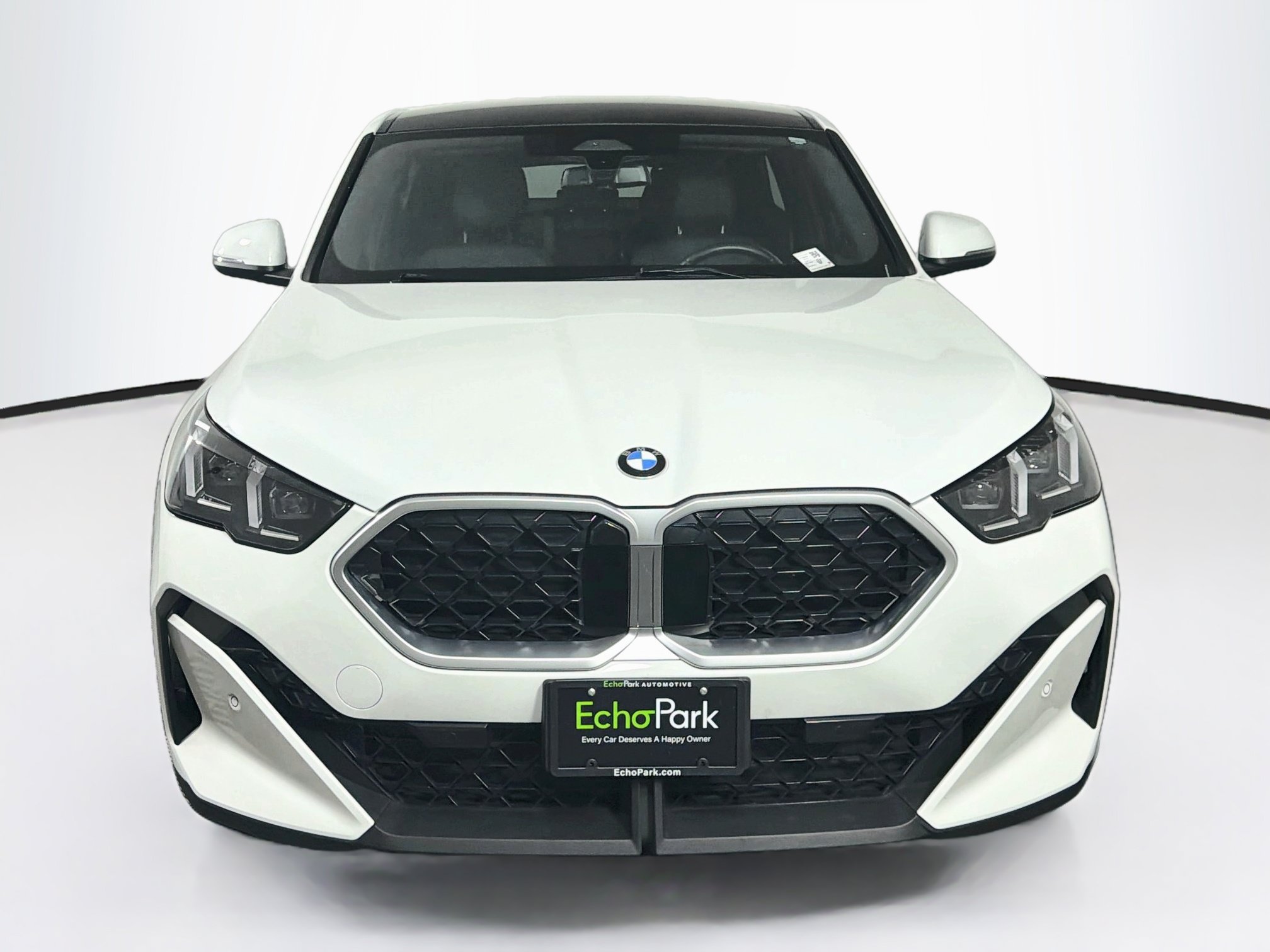 Used 2026 BMW X2 xDrive28i AWD/4WD image 2