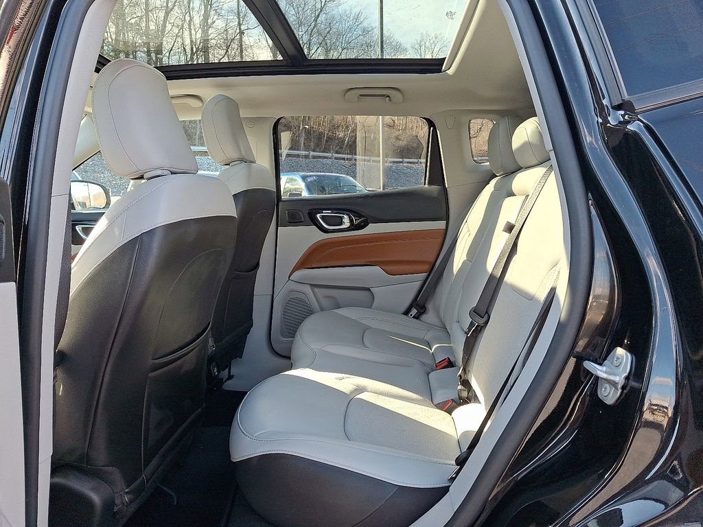 Used 2022 Jeep Compass Limited w/ Sun and Sound Group image 5