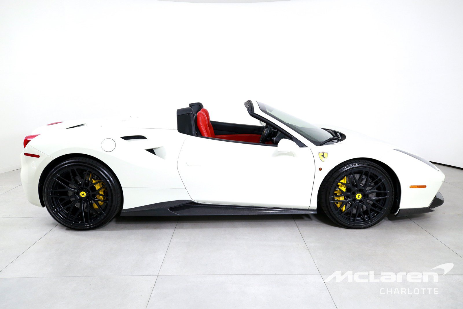 Used 2018 Ferrari 488 Spider RWD image 10