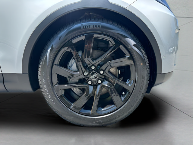 Certified 2025 Land Rover Discovery S AWD/4WD image 10