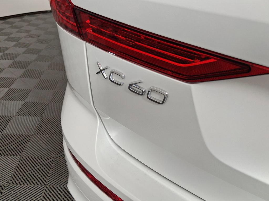 Certified 2024 Volvo XC60 B5 Core w/ Climate Package AWD/4WD image 12