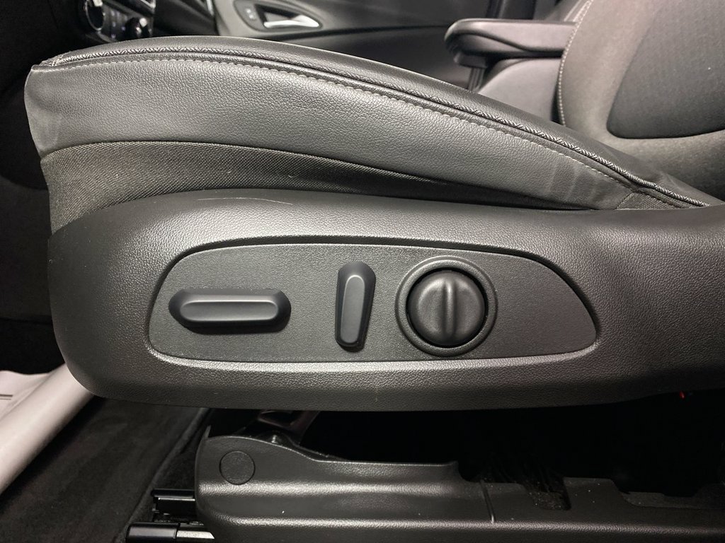 Certified 2024 Buick Encore GX Preferred w/ Comfort Package FWD image 12