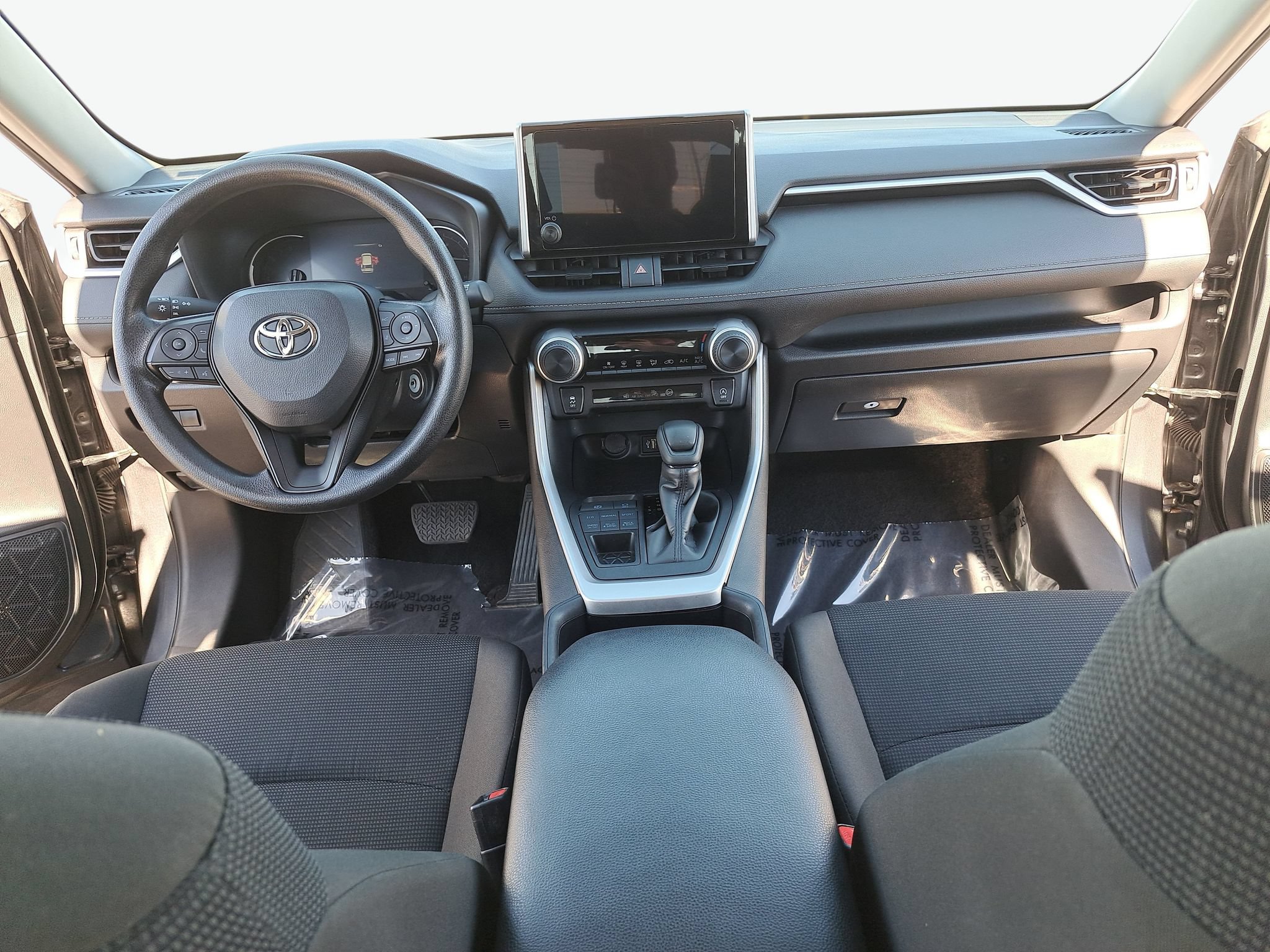 Used 2025 Toyota RAV4 LE AWD/4WD image 10