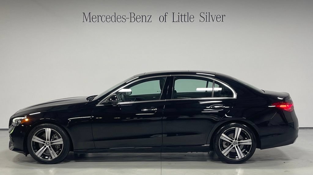 Used 2022 Mercedes-Benz C 300 4MATIC Sedan image 2