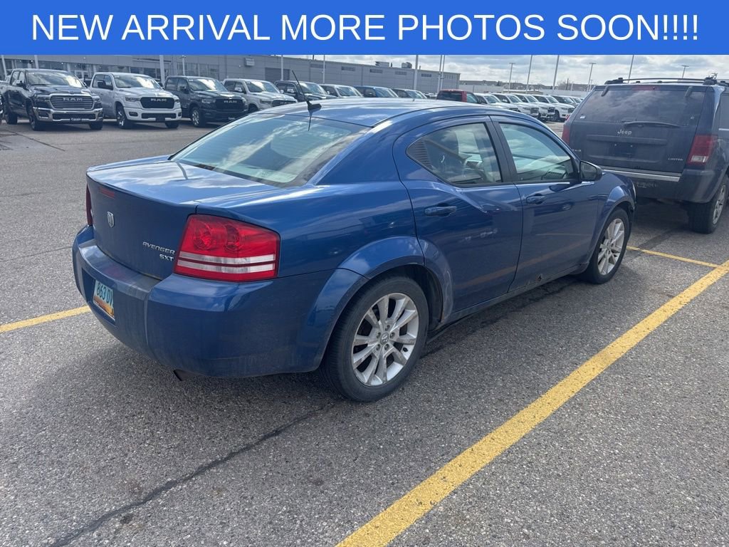 Used 2010 Dodge Avenger SXT FWD image 3