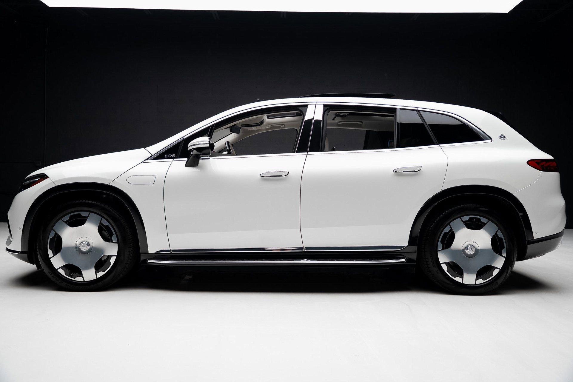 Used 2024 Mercedes-Benz Maybach EQS 680 4MATIC image 16