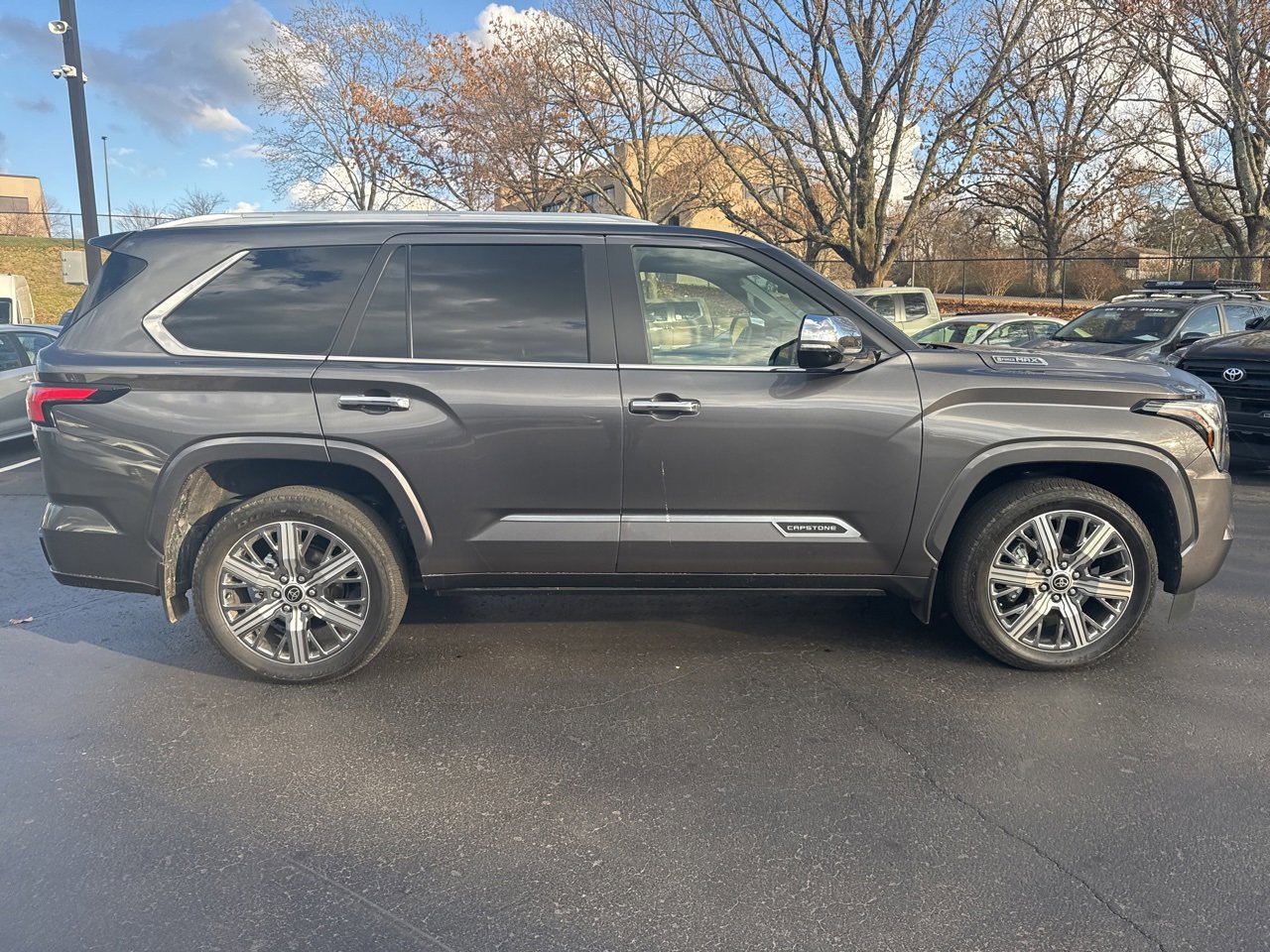 Used 2024 Toyota Sequoia Capstone image 3