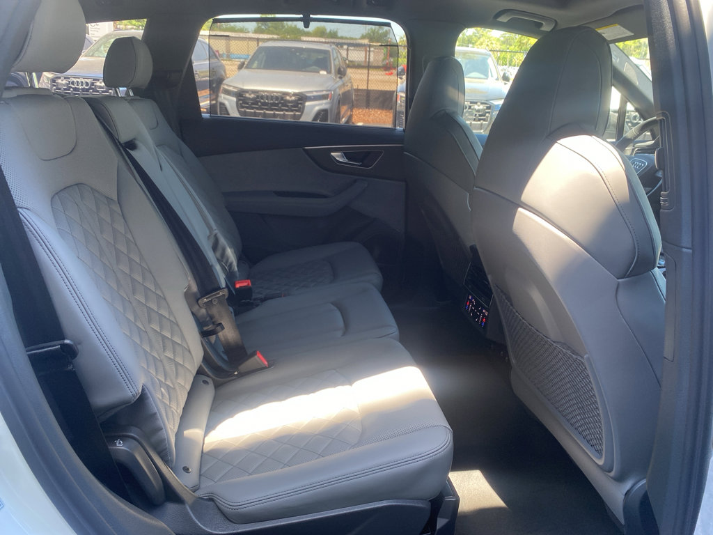 New 2025 Audi SQ7 Premium Plus image 11