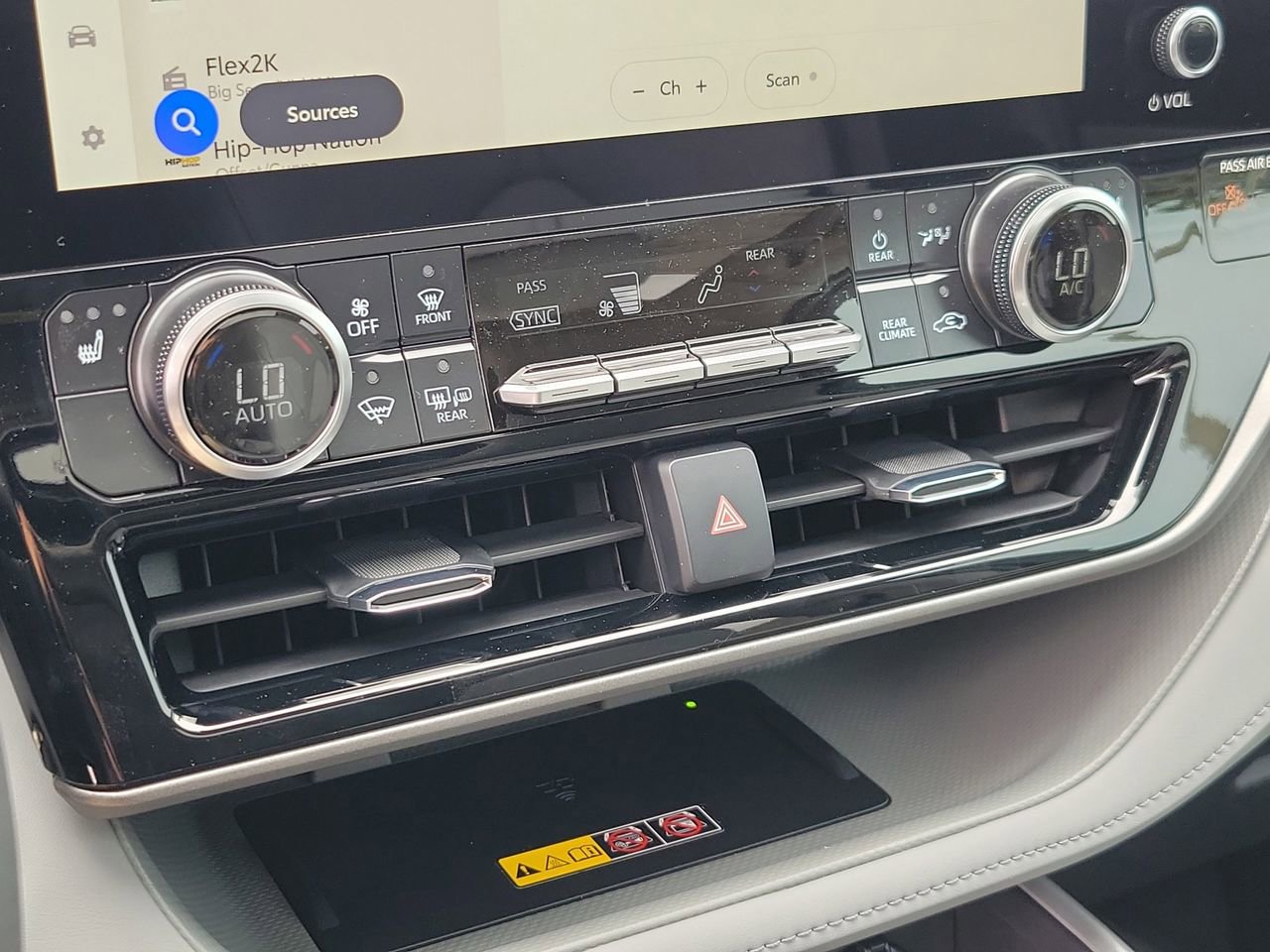 New 2026 Toyota Highlander XLE image 28