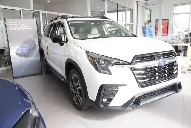 New 2026 Subaru Ascent Limited AWD/4WD image 1