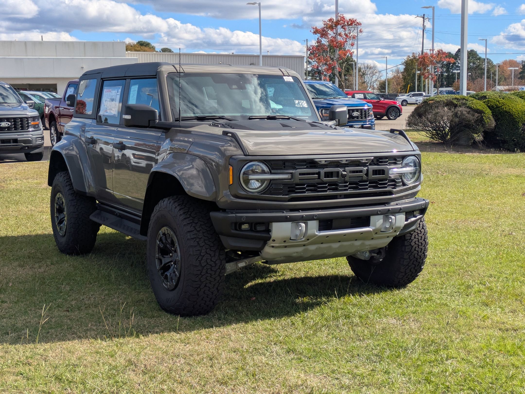 New 2025 Ford Bronco Raptor w/ Interior Carbon Fiber Pack AWD/4WD image 2