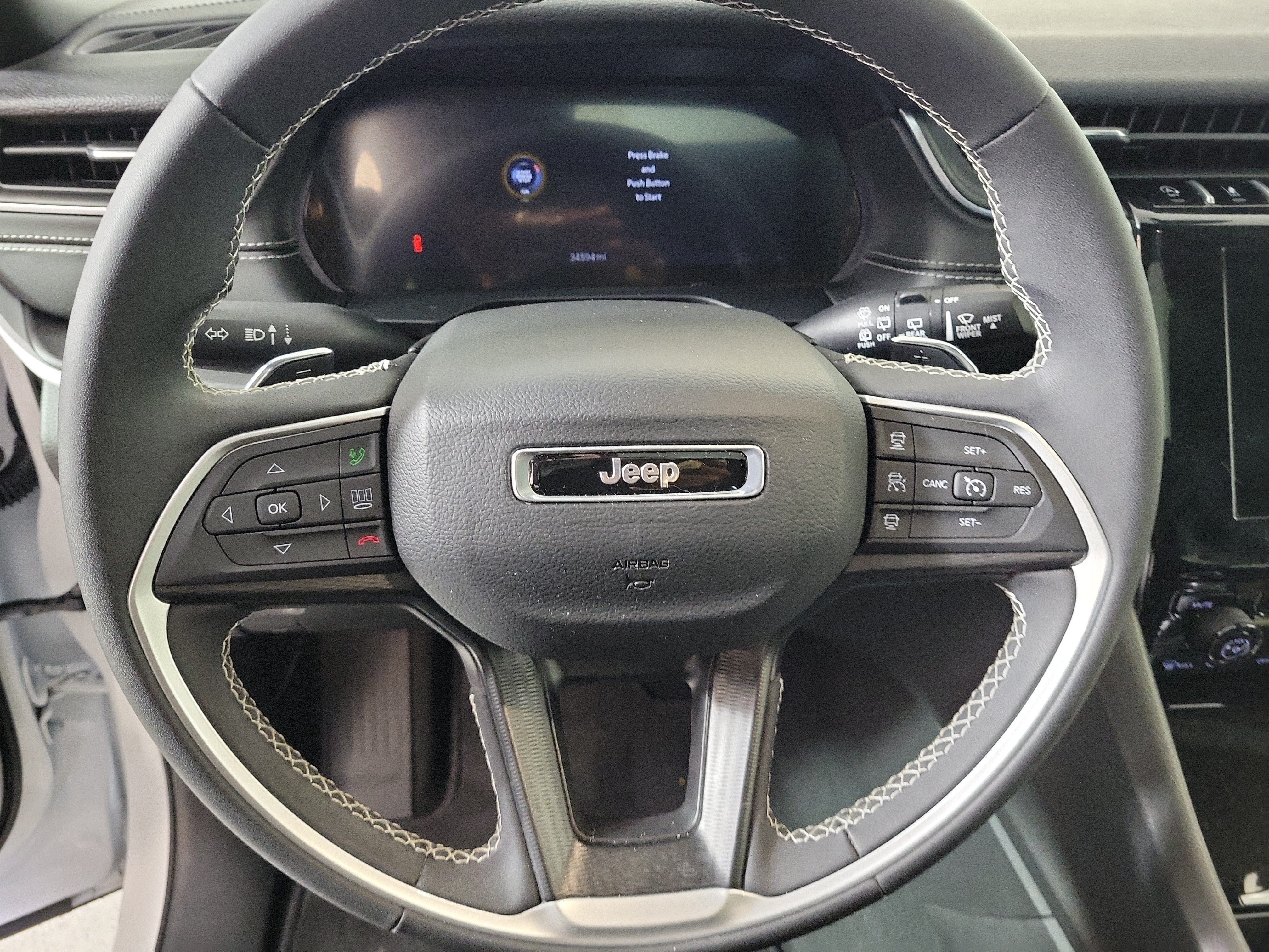 Used 2025 Jeep Grand Cherokee Laredo X RWD image 15