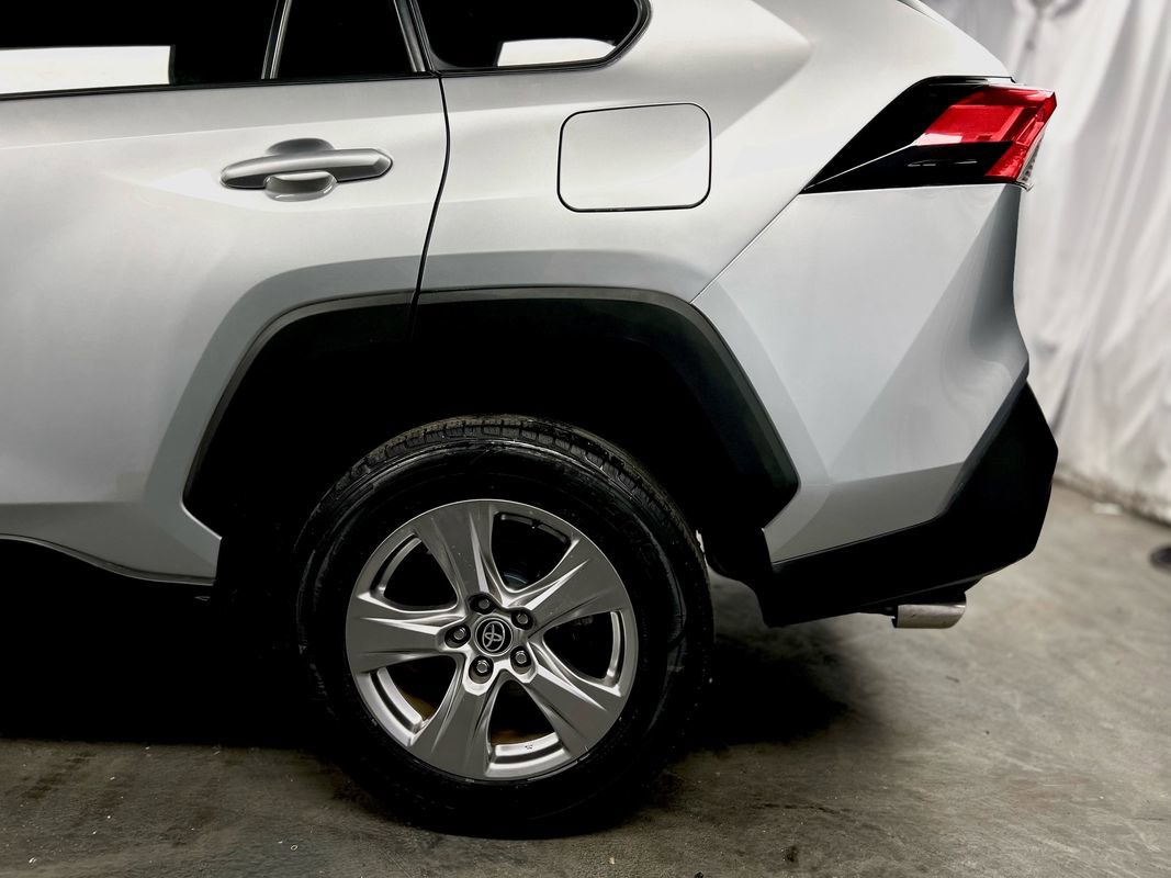 Used 2022 Toyota RAV4 XLE image 11