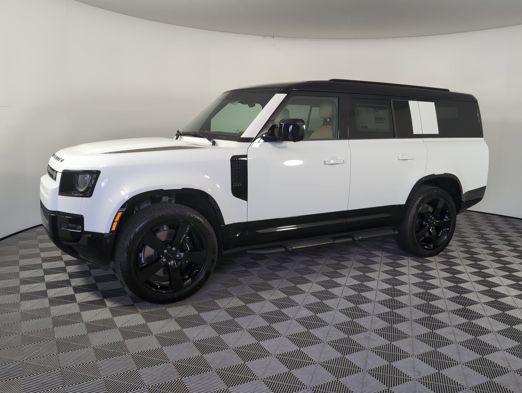 New 2026 Land Rover Defender 130 V8 video 1