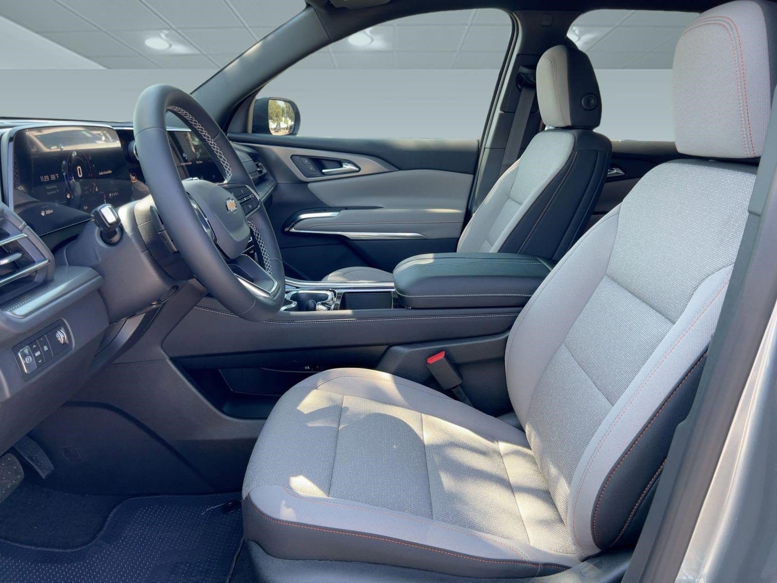 New 2026 Chevrolet Traverse LT w/ Driver Confidence Package FWD image 5