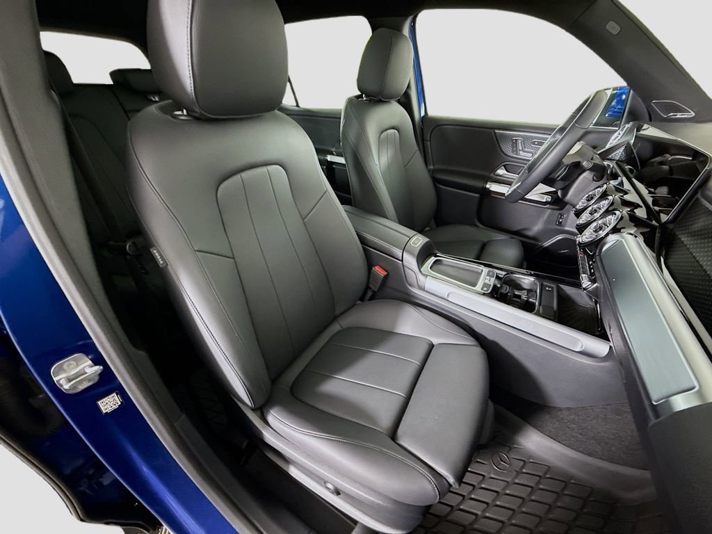 Used 2024 Mercedes-Benz GLB 250 4MATIC image 27