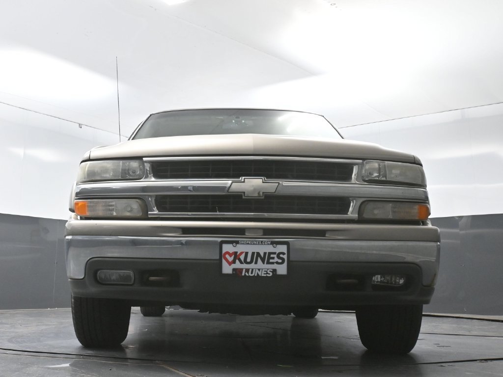 Used 2000 Chevrolet Suburban LT w/ LT Preferred Equipment Group AWD/4WD image 47
