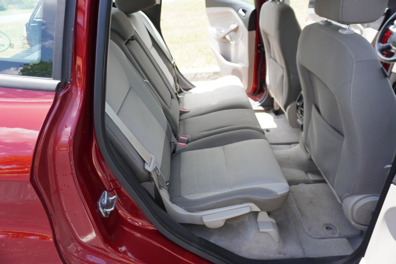 Used 2015 Ford C-MAX SE w/ Equipment Group 201A FWD image 29
