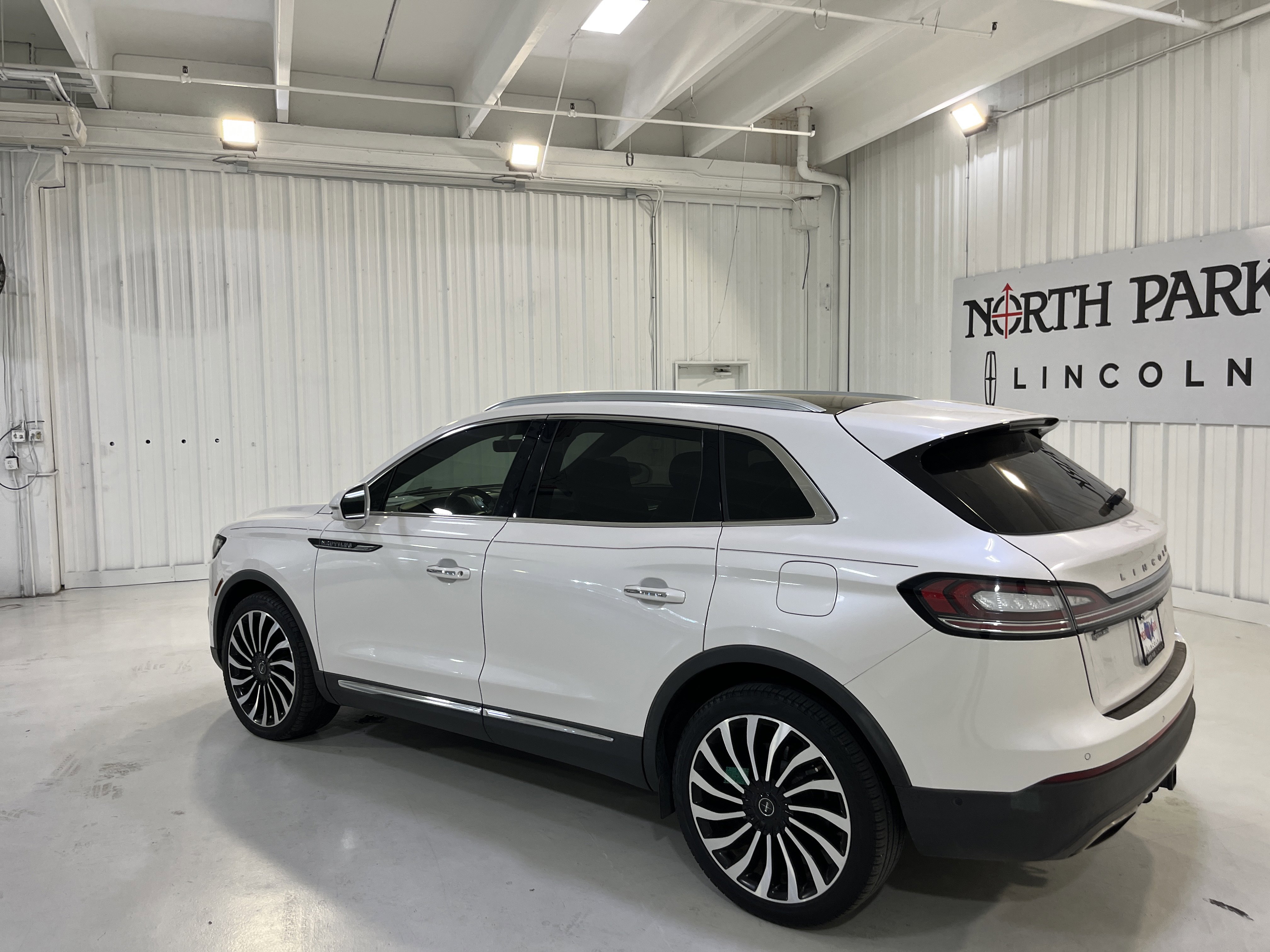 Used 2019 Lincoln Nautilus Black Label AWD/4WD image 21