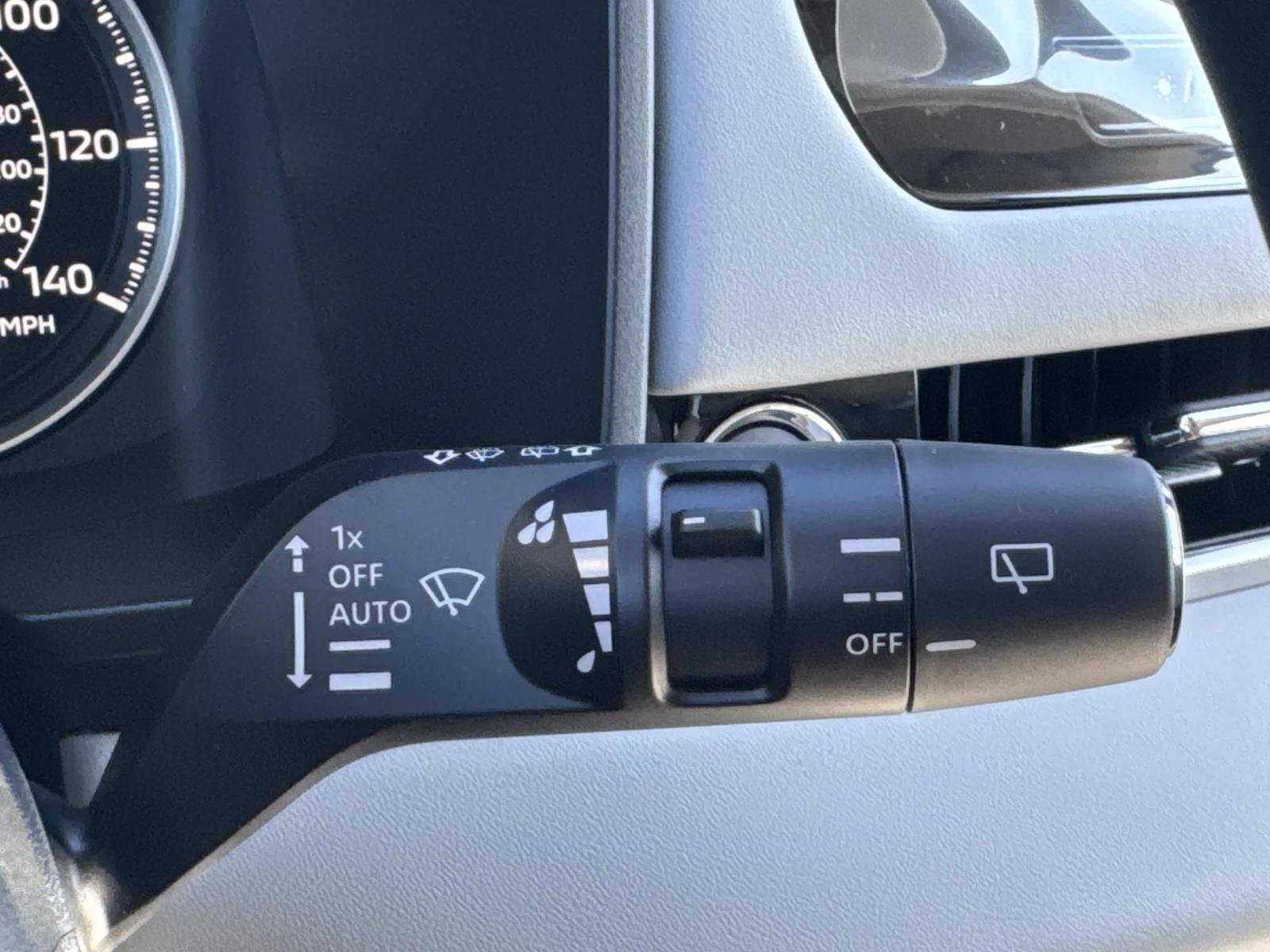 New 2026 Mitsubishi Outlander SE FWD image 27