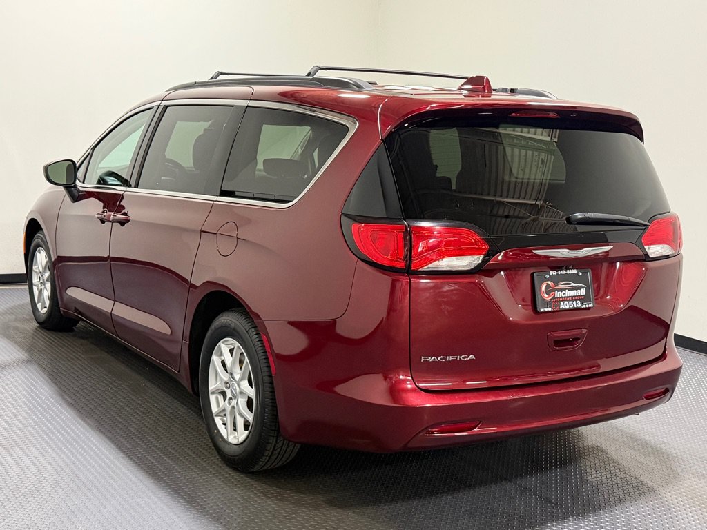 Used 2017 Chrysler Pacifica Touring FWD image 7