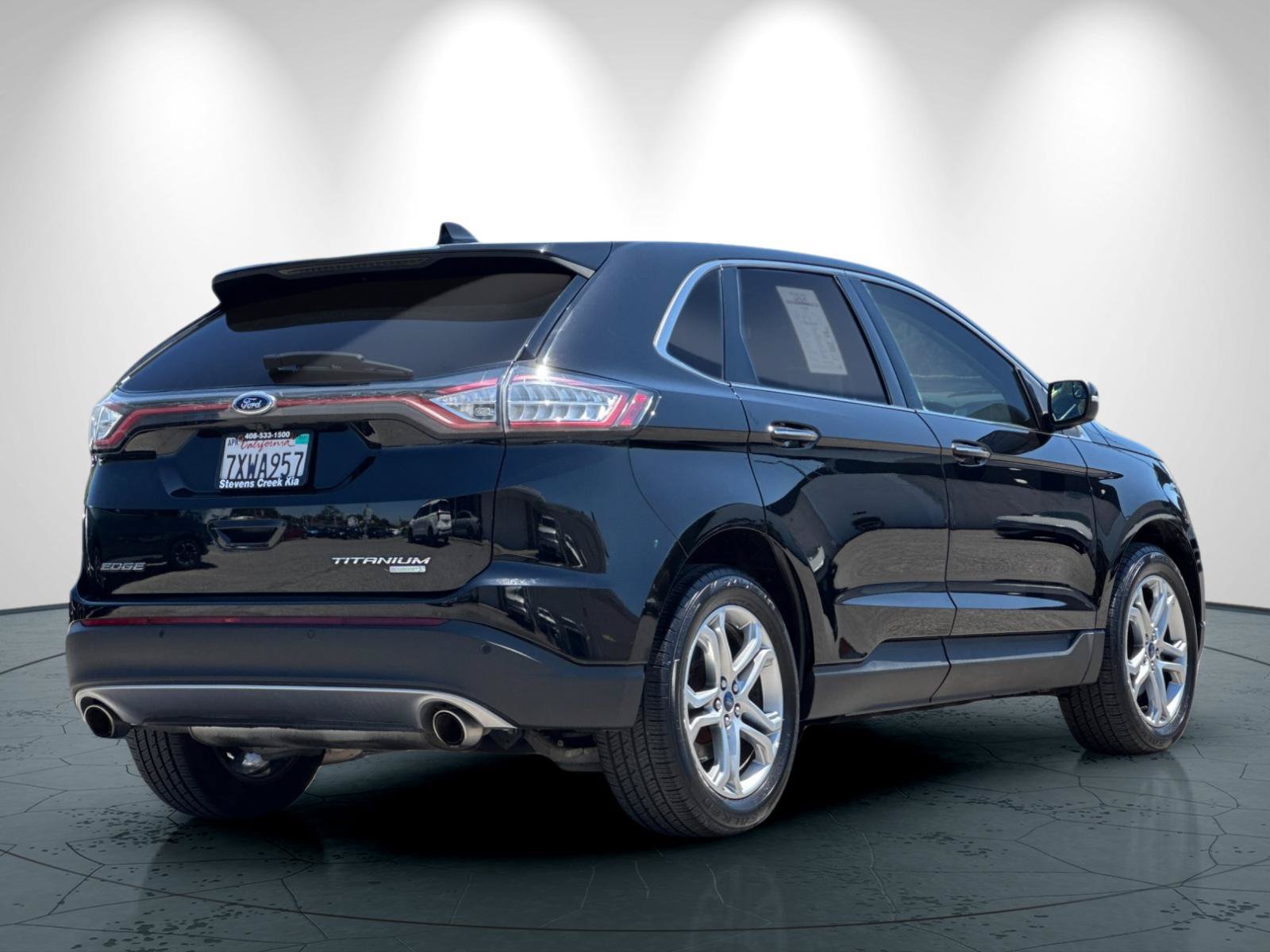 Used 2017 Ford Edge Titanium FWD image 4