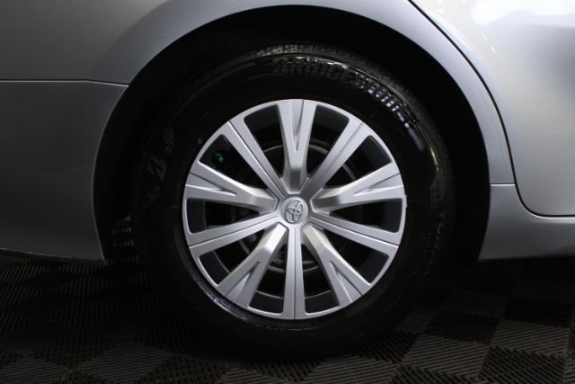Used 2018 Toyota Camry LE FWD image 5