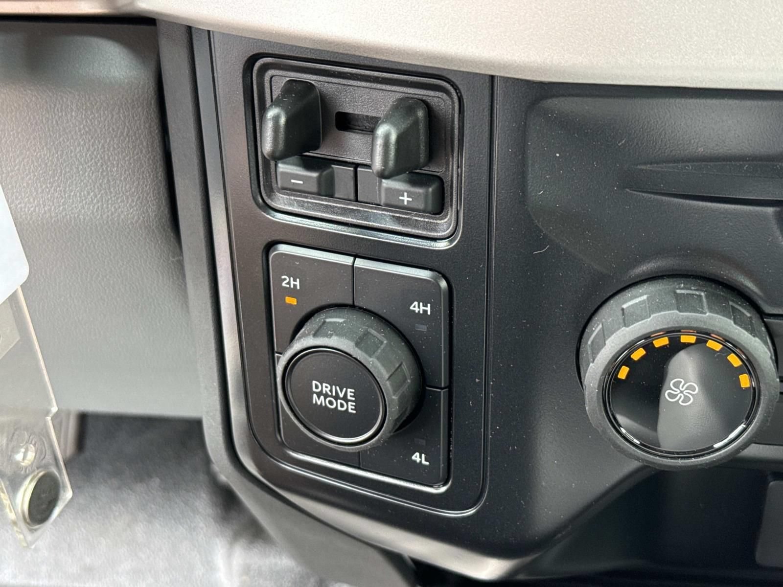 New 2026 Ford F550 4x4 Supercab Super Duty image 17