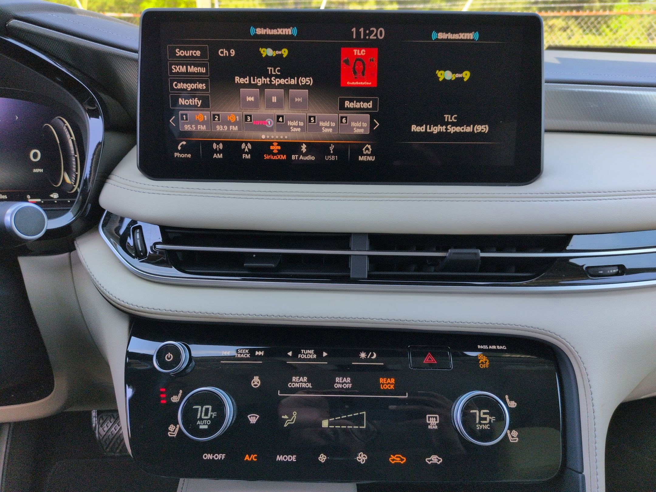 Used 2023 INFINITI QX60 Luxe w/ Cargo Package image 22