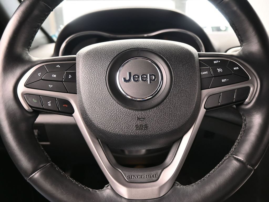 Used 2018 Jeep Grand Cherokee Altitude image 23