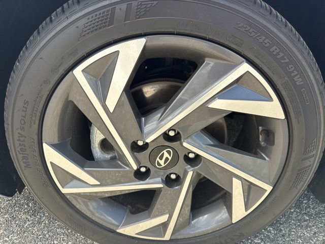 Used 2025 Hyundai Elantra Sport FWD image 9