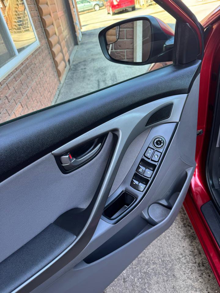 Used 2014 Hyundai Elantra SE w/ Option Group 02 image 6