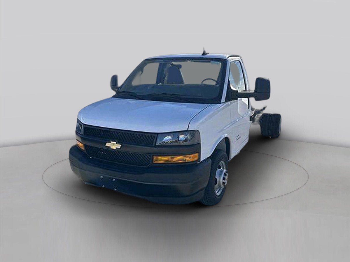 Used 2023 Chevrolet Express 4500 Extended w/ Power Convenience Package RWD image 1