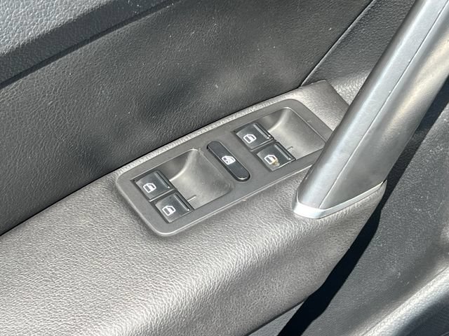 Used 2018 Volkswagen Passat 3.6 FWD image 15