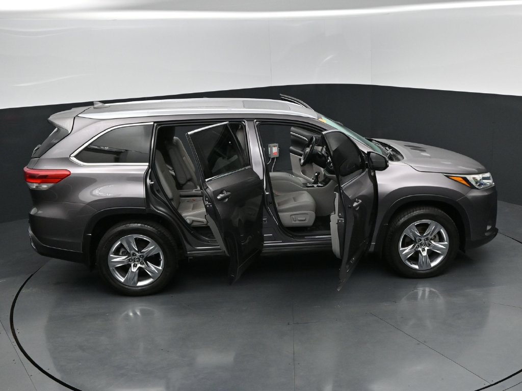 Used 2019 Toyota Highlander Limited AWD/4WD image 31