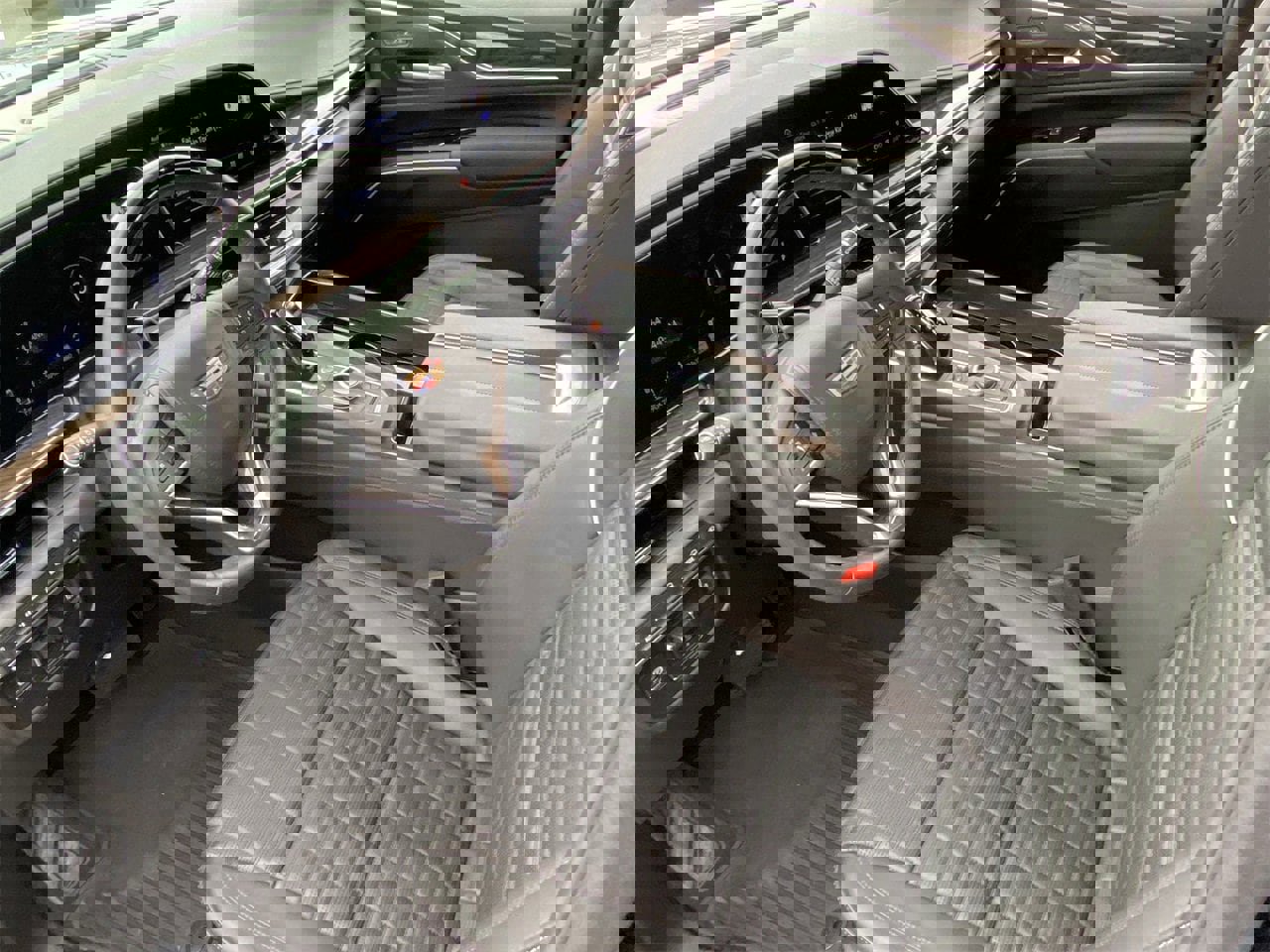 Certified 2024 Cadillac Escalade ESV Sport Platinum w/ LPO, ONYX Package image 19