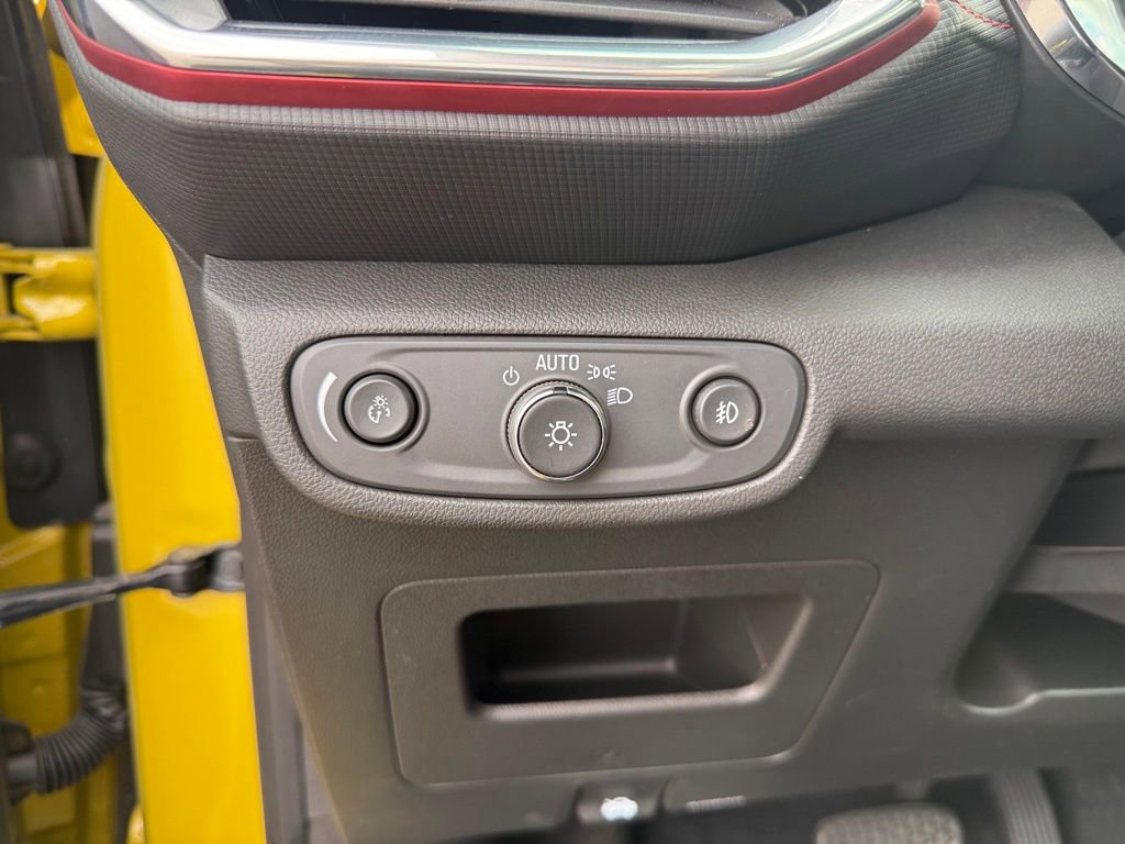 Used 2023 Chevrolet TrailBlazer RS w/ Sun and Liftgate Package image 24