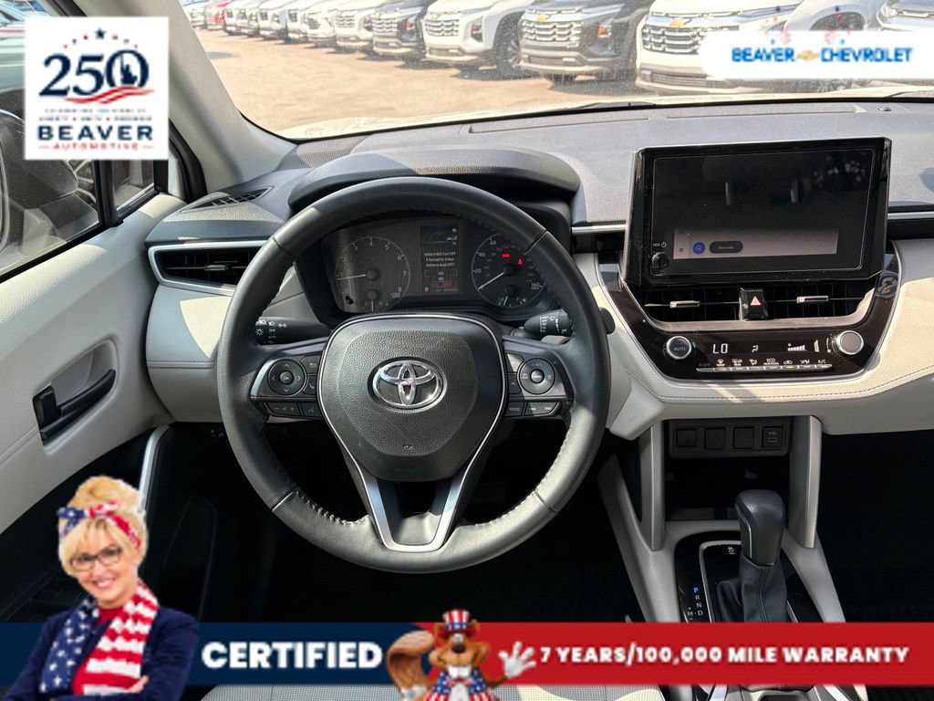 Used 2025 Toyota Corolla Cross LE FWD image 16
