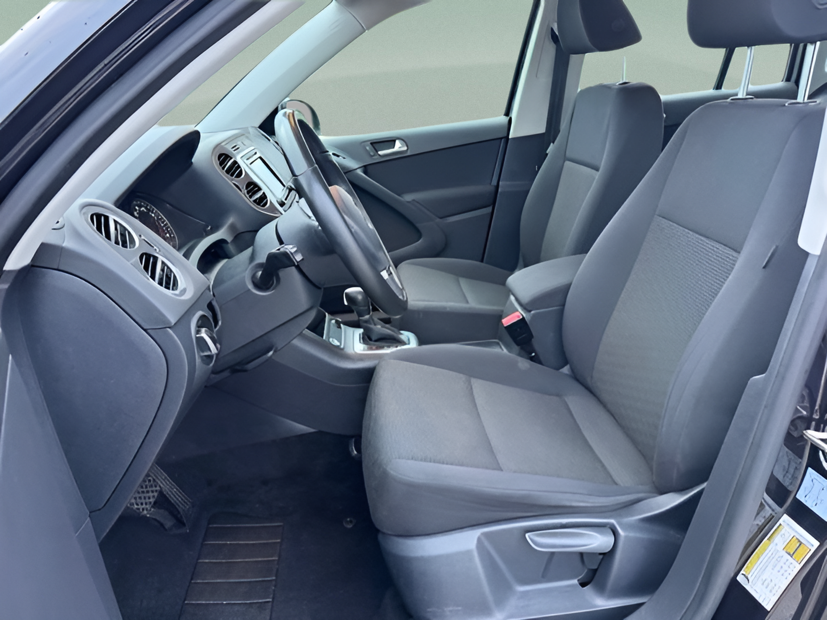 Used 2017 Volkswagen Tiguan S AWD/4WD image 21