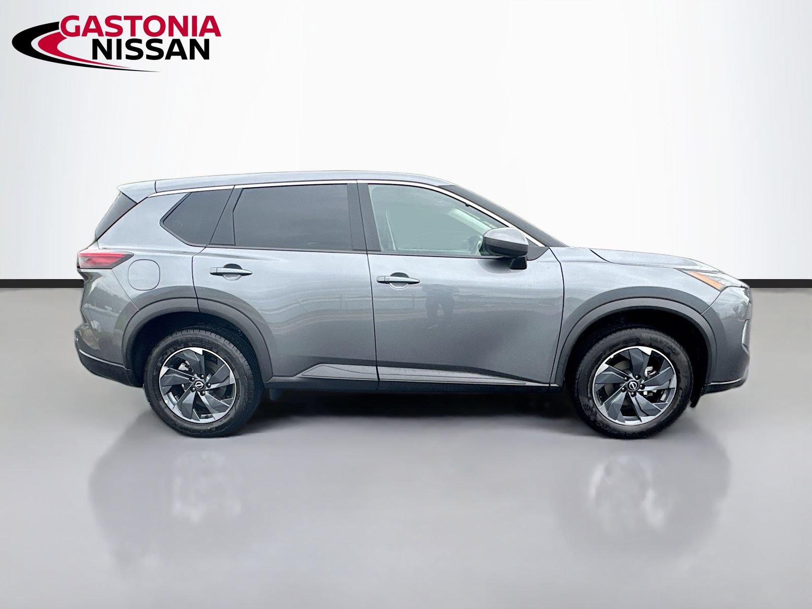 Used 2025 Nissan Rogue SV FWD image 10